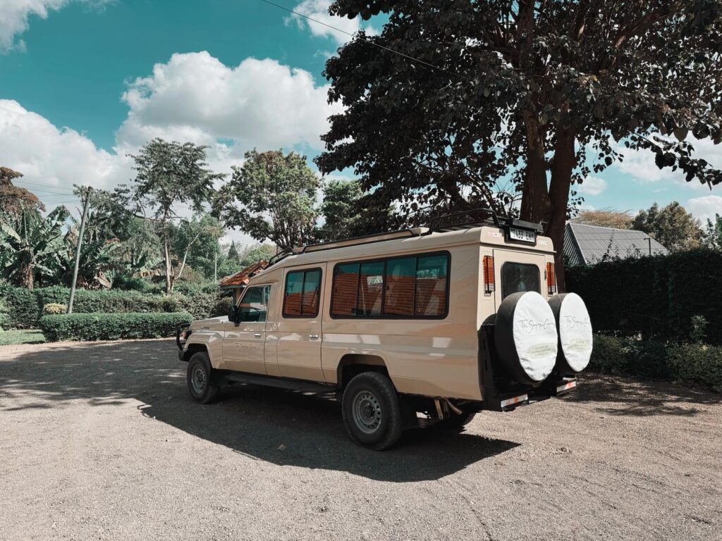 tanzania-tabi-safari-4x4-safari-vehicle